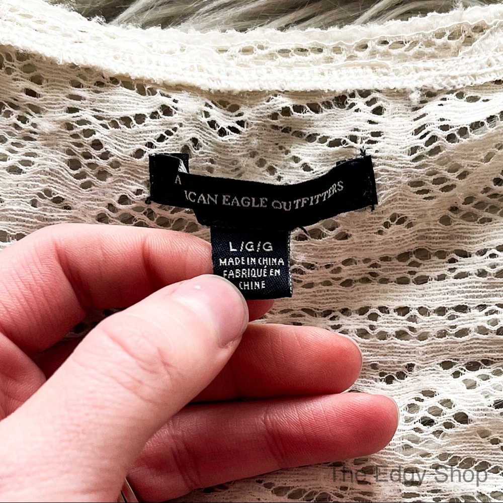 American Eagle | Lace Crochet Floral Crop Top - Picture 4 of 6